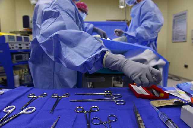 common surgery tools left in patient womb
